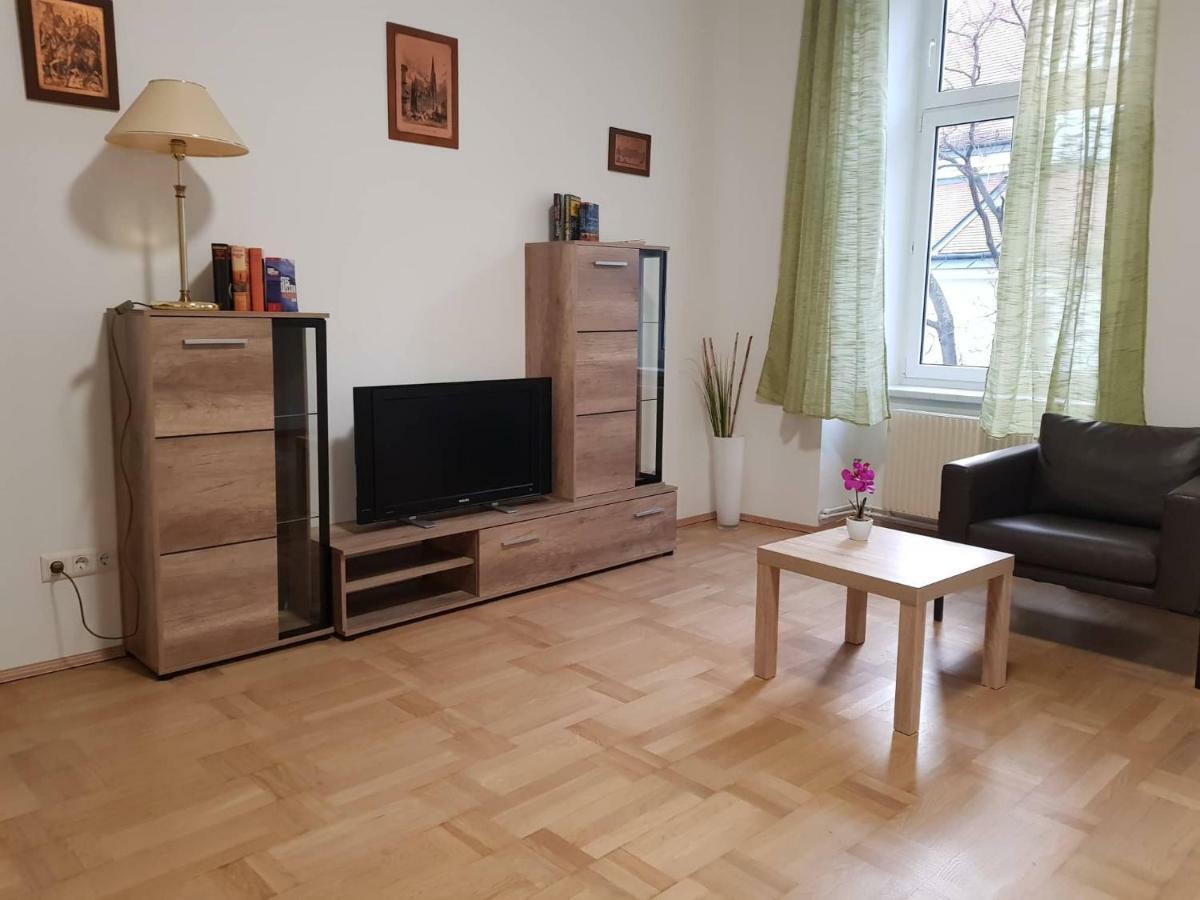 Schloessel 26/16 * Wien